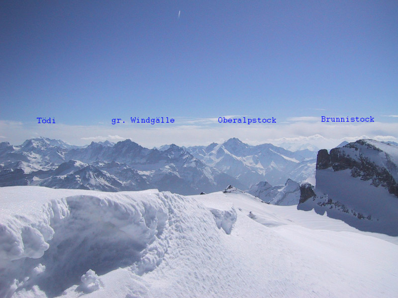 Ostern02_Blick_v_Urirotstock_Richtg_Toedi-Windg-Oberalpstock-Brunnistock2